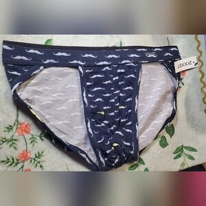 2(X)IST Mustache Print Briefs Size Medium